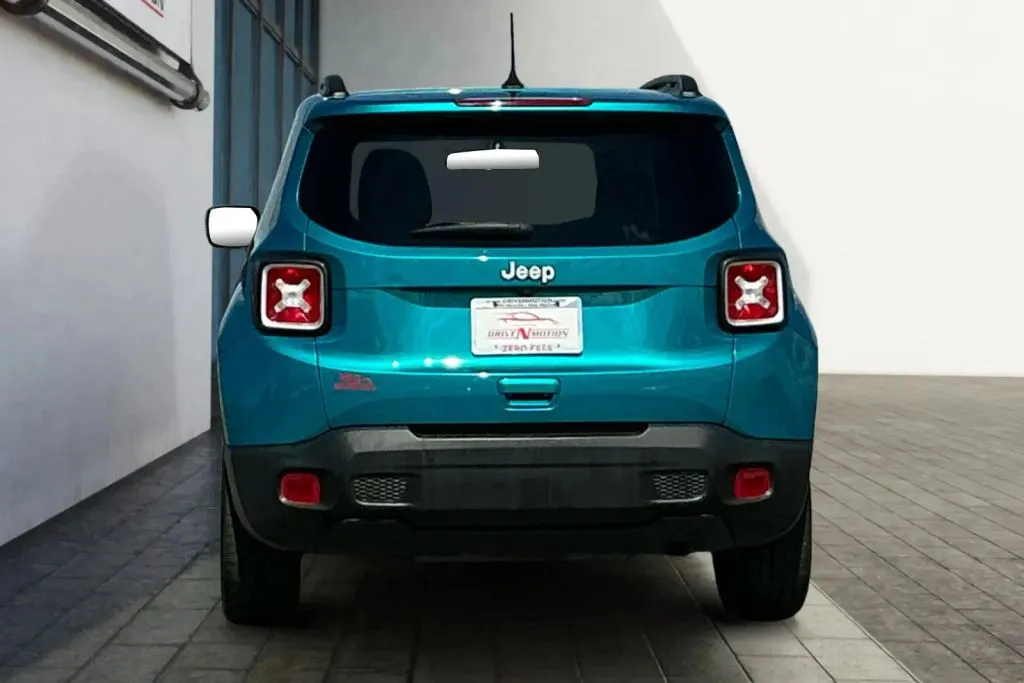 More photos of 2021 Jeep Renegade Latitude Sport Utility 4D at Drive N-Motion Rio Rancho, NM