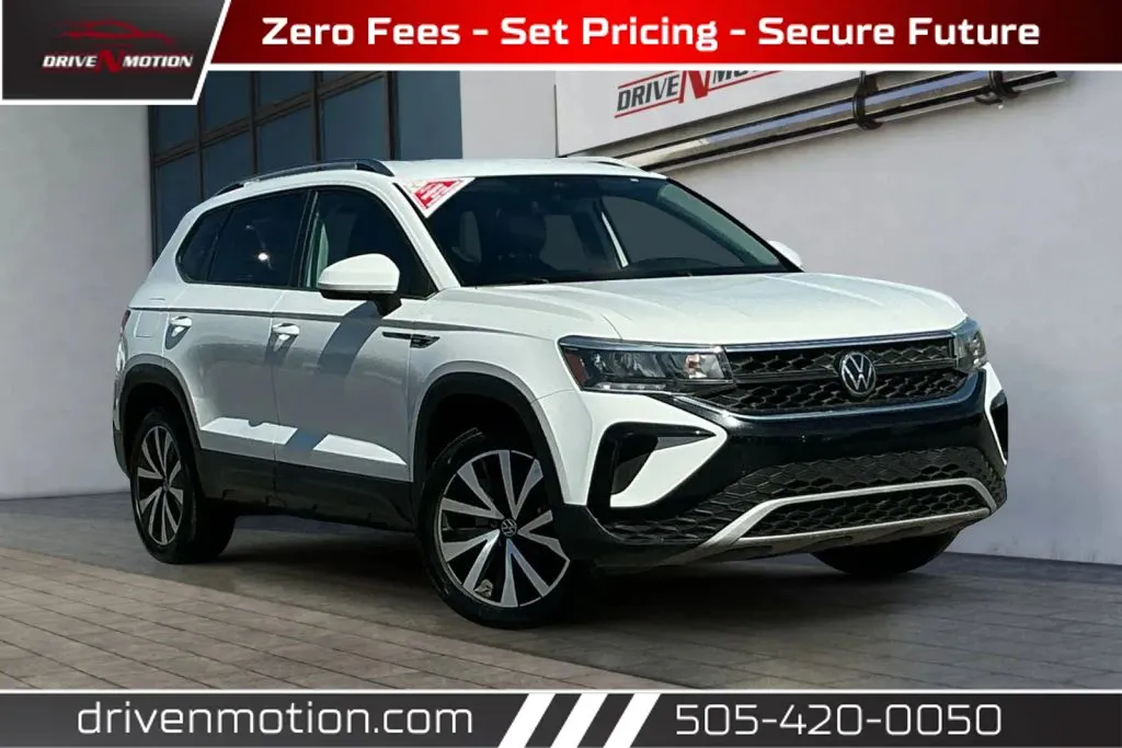 White 2023 Volkswagen Taos SE Sport Utility 4D for sale in Rio Rancho, NM