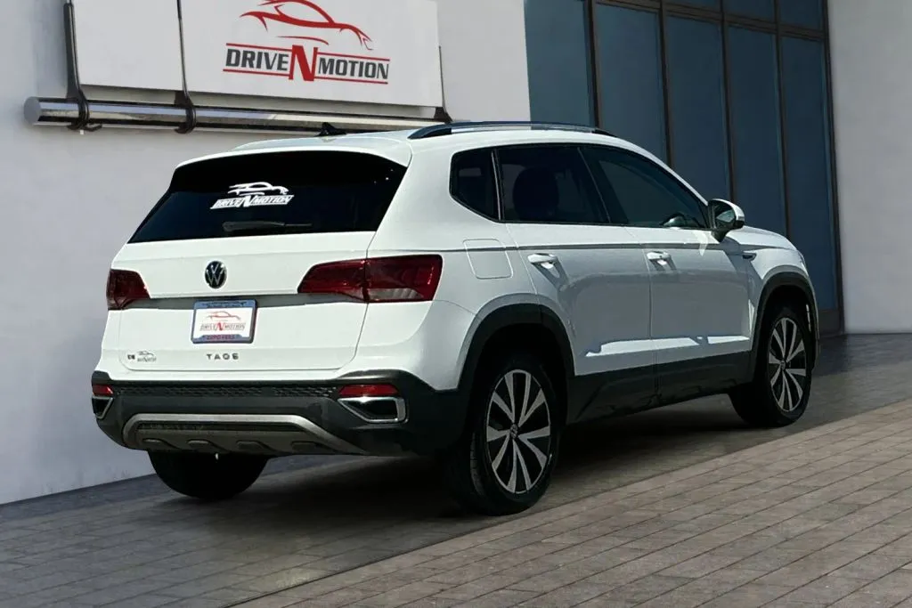 More photos of 2023 Volkswagen Taos SE Sport Utility 4D at Drive N-Motion Rio Rancho, NM