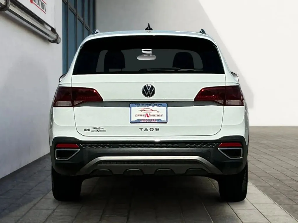 More photos of 2023 Volkswagen Taos SE Sport Utility 4D at Drive N-Motion Rio Rancho, NM