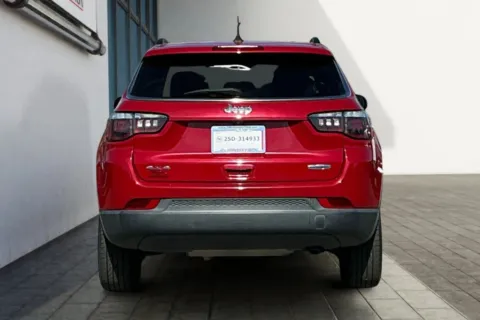 More photos of 2018 Jeep Compass Latitude Sport Utility 4D at Drive N-Motion Rio Rancho, NM