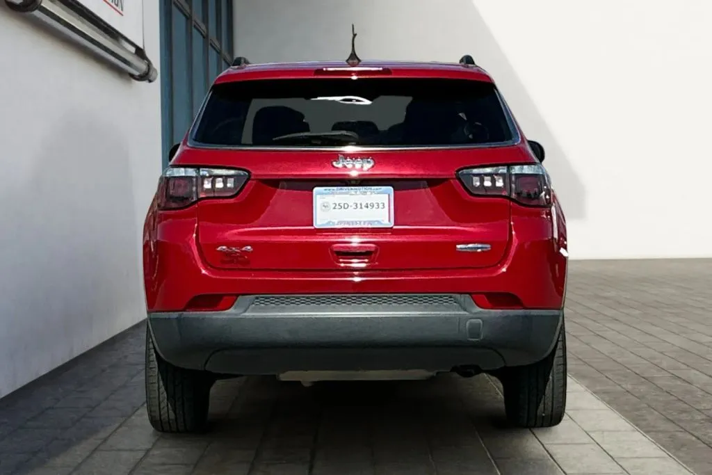 More photos of 2018 Jeep Compass Latitude Sport Utility 4D at Drive N-Motion Rio Rancho, NM