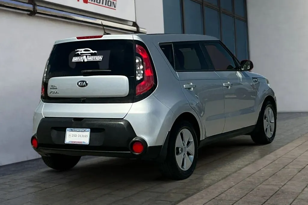 More photos of 2015 Kia Soul Wagon 4D at Drive N-Motion Rio Rancho, NM