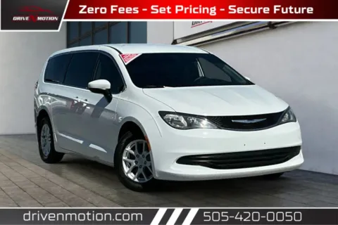 White 2017 Chrysler Pacifica LX Minivan 4D for sale in Rio Rancho, NM