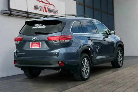 More photos of 2019 Toyota Highlander Hybrid XLE Sport Utility 4D at Drive N-Motion Rio Rancho, NM
