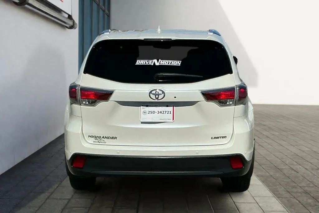 More photos of 2015 Toyota Highlander Limited Platinum Sport Utility 4D at Drive N-Motion Rio Rancho, NM