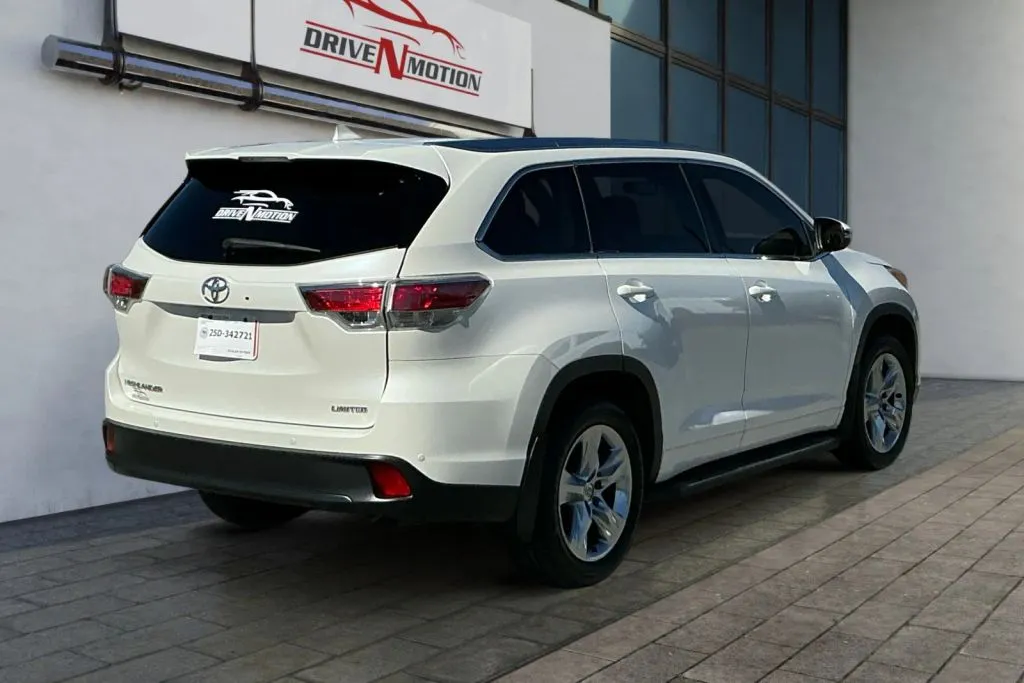 More photos of 2015 Toyota Highlander Limited Platinum Sport Utility 4D at Drive N-Motion Rio Rancho, NM