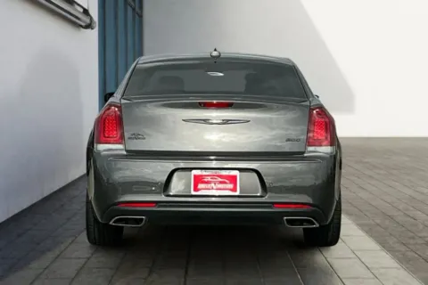 More photos of 2022 Chrysler 300 Touring L Sedan 4D at Drive N-Motion Rio Rancho, NM