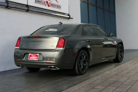 More photos of 2022 Chrysler 300 Touring L Sedan 4D at Drive N-Motion Rio Rancho, NM