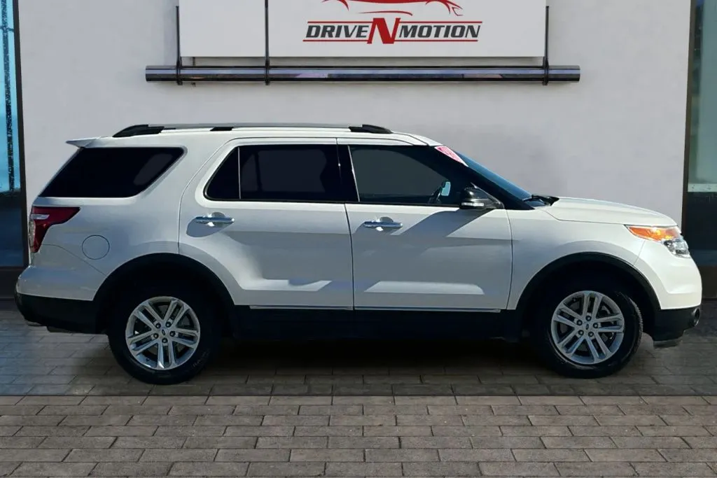Photos of 2015 Ford Explorer XLT Sport Utility 4D for sale in Rio Rancho, NM at Drive N-Motion Rio Rancho