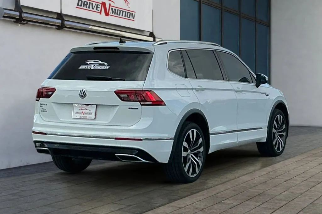 More photos of 2021 Volkswagen Tiguan SEL Premium R-Line 4MOTION Sport Utility 4D at Drive N-Motion Rio Rancho, NM