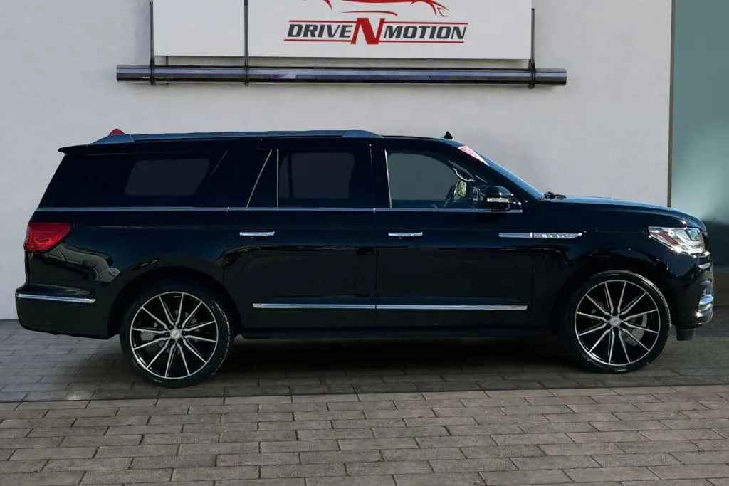 Another view of 2018 Lincoln Navigator L Reserve Sport Utility 4D for sale in Rio Rancho, NM at Drive N-Motion Rio Rancho