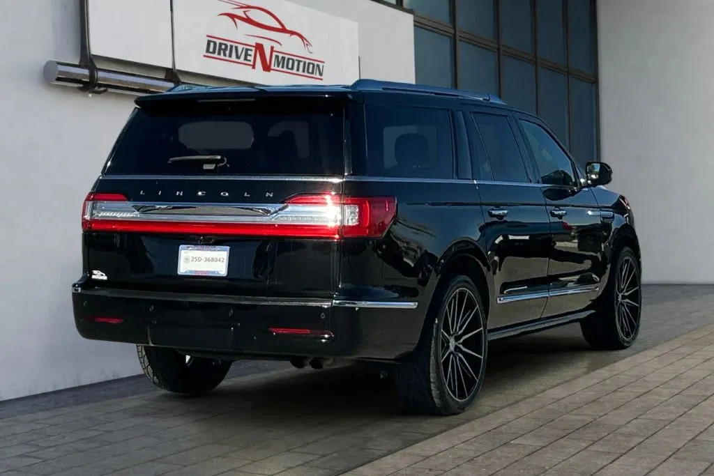 More photos of 2018 Lincoln Navigator L Reserve Sport Utility 4D at Drive N-Motion Rio Rancho, NM