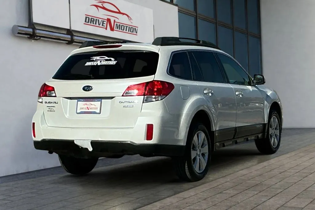 More photos of 2011 Subaru Outback 2.5i Premium Wagon 4D at Drive N-Motion Rio Rancho, NM