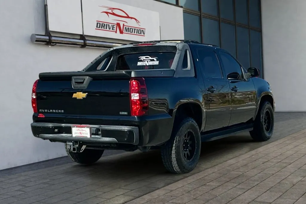 More photos of 2012 Chevrolet Avalanche LS Sport Utility Pickup 4D 5 1/4 ft at Drive N-Motion Rio Rancho, NM