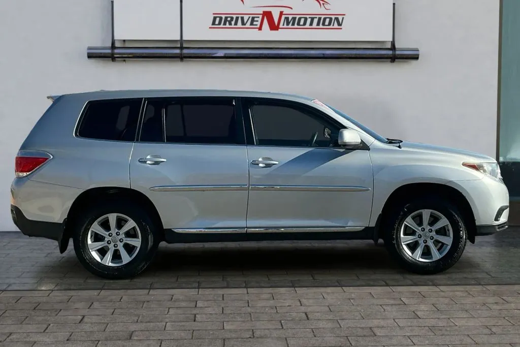 Another view of 2011 Toyota Highlander Sport Utility 4D for sale in Rio Rancho, NM at Drive N-Motion Rio Rancho