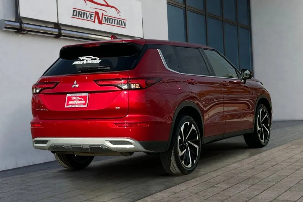 More photos of 2024 Mitsubishi Outlander SE Sport Utility 4D at Drive N-Motion Rio Rancho, NM