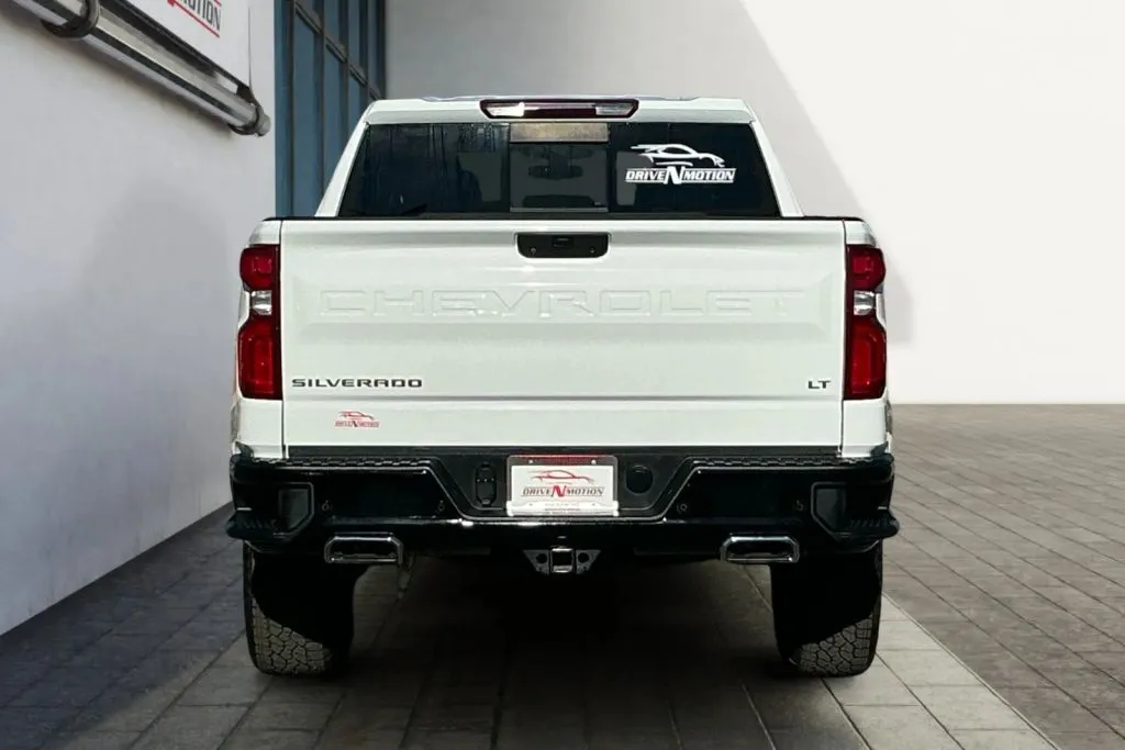 More photos of 2021 Chevrolet Silverado 1500 Crew Cab LT Trail Boss Pickup 4D 5 3/4 ft at Drive N-Motion Rio Rancho, NM