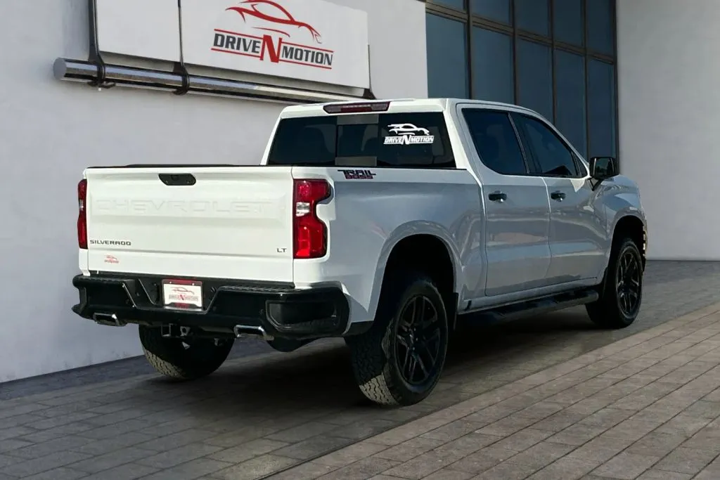 More photos of 2021 Chevrolet Silverado 1500 Crew Cab LT Trail Boss Pickup 4D 5 3/4 ft at Drive N-Motion Rio Rancho, NM