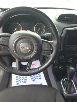 More photos of 2018 Jeep Renegade Altitude at Quality Motors Chrysler Dodge Jeep Ram, KS