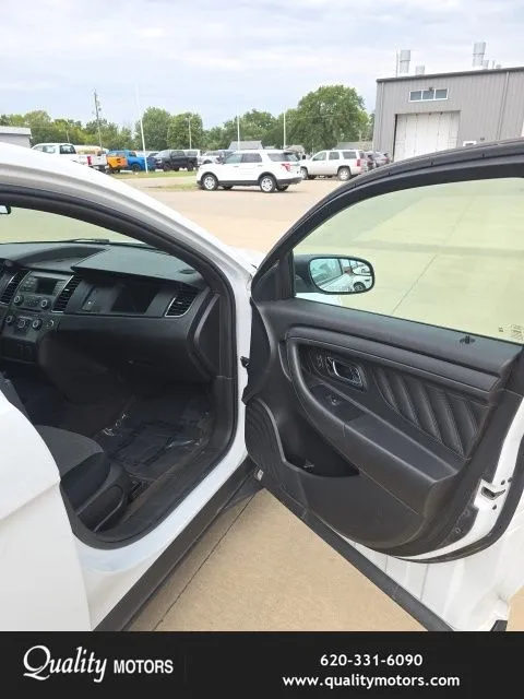 2014 Ford Taurus - Photo 25