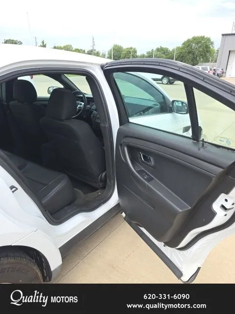 2014 Ford Taurus - Photo 21