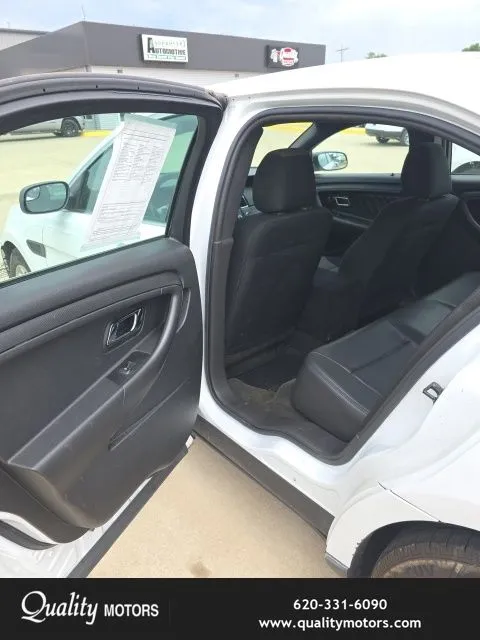 2014 Ford Taurus - Photo 17