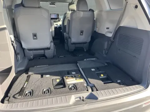 More photos of 2021 Toyota Sienna XLE at Quality Motors Chrysler Dodge Jeep Ram, KS