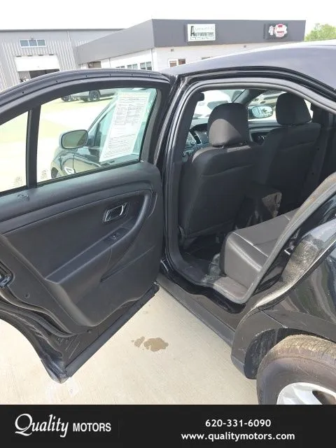2018 Ford Taurus - Photo 19