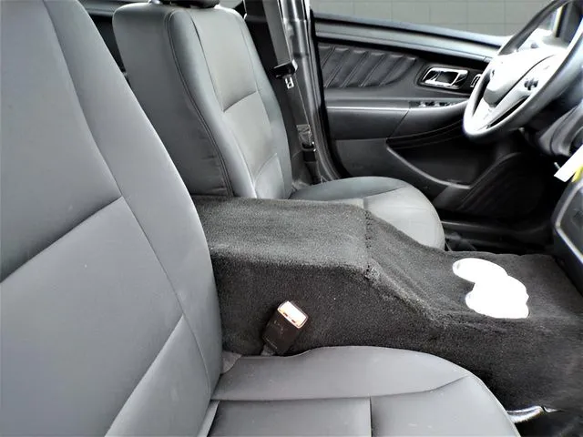2018 Ford Taurus - Photo 14