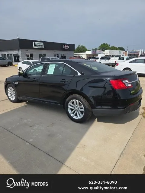 2018 Ford Taurus - Photo 6
