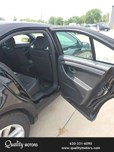 2018 Ford Taurus - Photo 23
