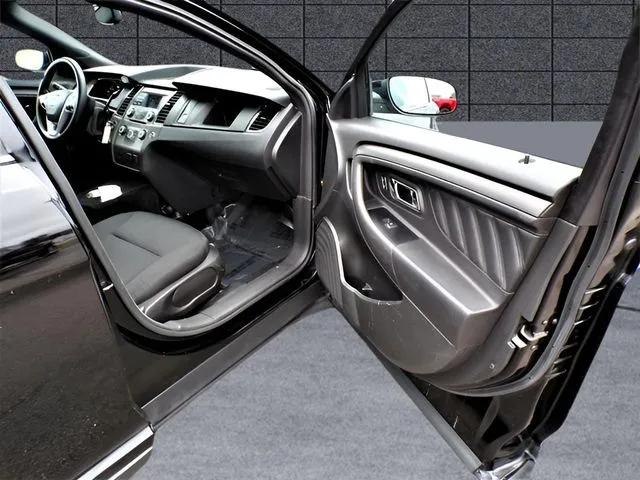 2018 Ford Taurus - Photo 17