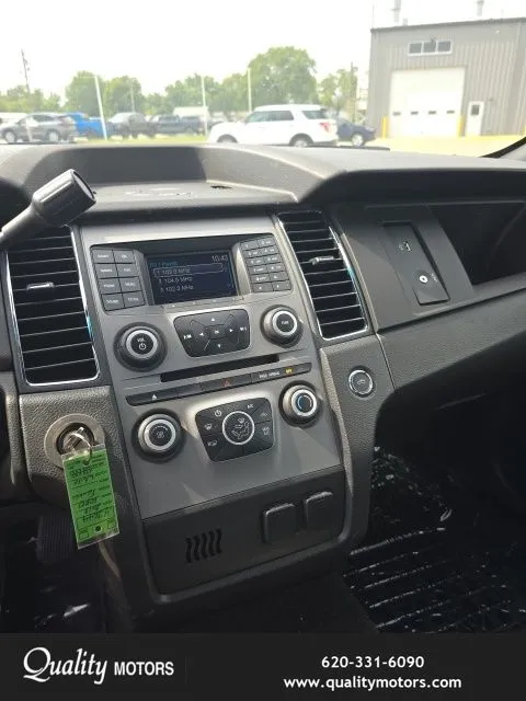 2018 Ford Taurus - Photo 16