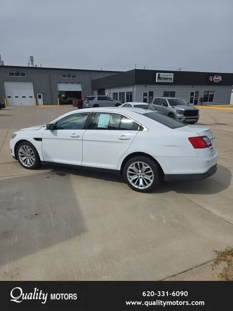 2018 Ford Taurus - Photo 6