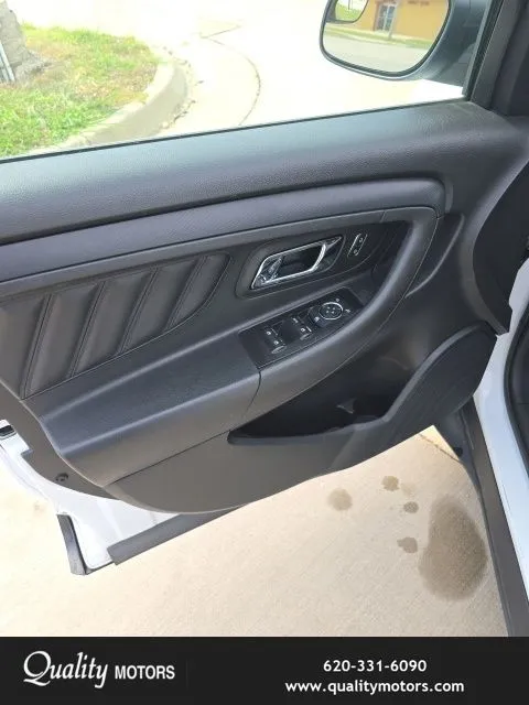 2018 Ford Taurus - Photo 11