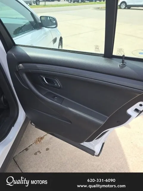 2018 Ford Taurus - Photo 25
