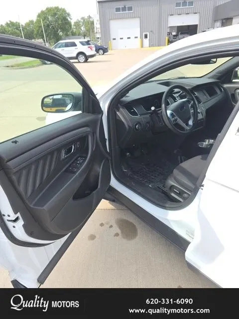 2018 Ford Taurus - Photo 10