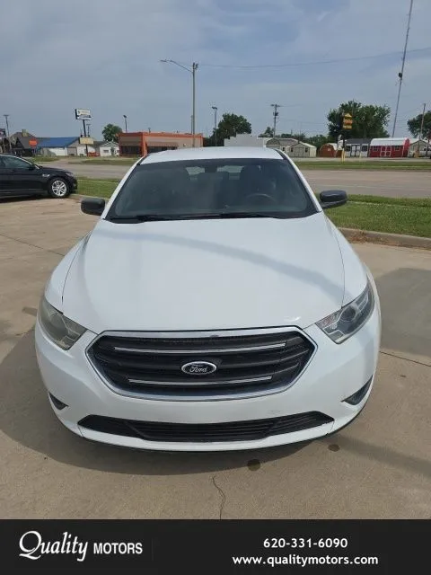 2018 Ford Taurus - Photo 9