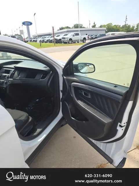 2018 Ford Taurus - Photo 28