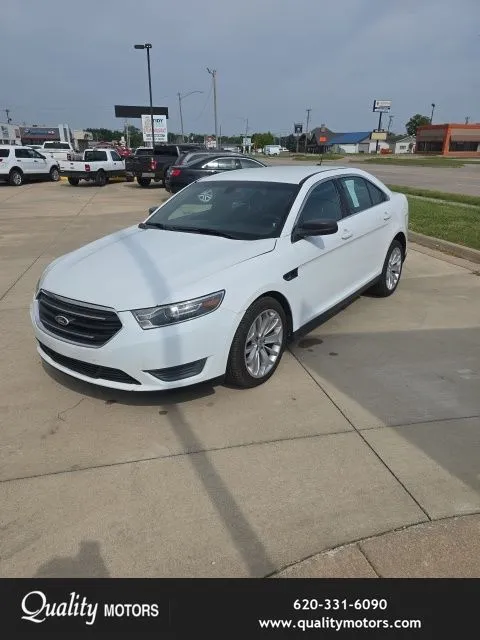 2018 Ford Taurus - Photo 7