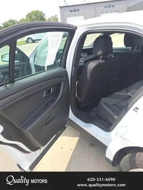 2018 Ford Taurus - Photo 20