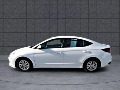 More photos of 2020 Hyundai Elantra SE at Quality Motors Chrysler Dodge Jeep Ram, KS