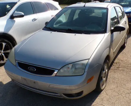 Gray 2005 Ford Focus ZX5 for sale in Independence, KS
