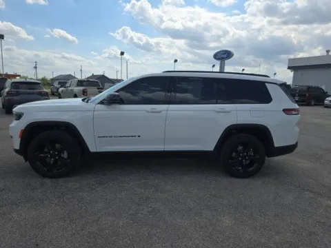 More photos of 2023 Jeep Grand Cherokee L Altitude at Quality Motors Chrysler Dodge Jeep Ram, KS