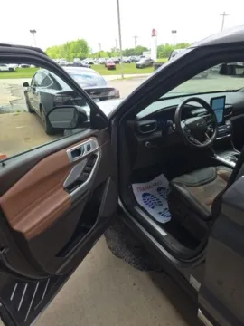 More photos of 2022 Ford Explorer King Ranch at Quality Motors Chrysler Dodge Jeep Ram, KS