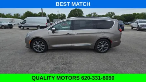 More photos of 2017 Chrysler Pacifica Limited at Quality Motors Chrysler Dodge Jeep Ram, KS