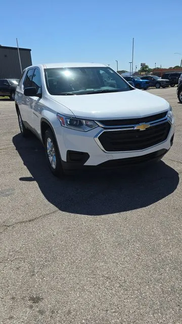 White 2020 Chevrolet Traverse LS for sale in Independence, KS