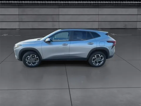 More photos of 2024 Chevrolet Trax LT at Graff Chevrolet GMC of Michigan City, IN