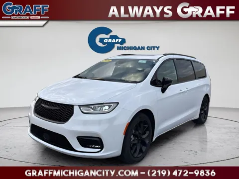 White 2025 Chrysler Pacifica Limited for sale in Michigan City, IN
